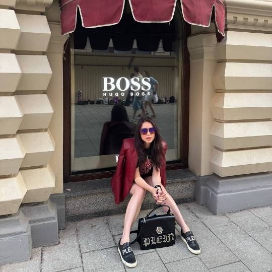 Есть желающие сходить сегодня в ночной клуб? :))