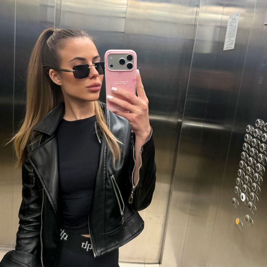 Найти вайбовую подружку , в выходные сходить погулять и в рестик ✨⭐️