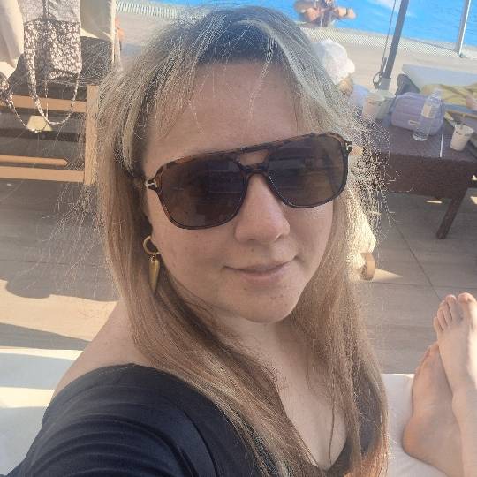 Предлагаю сходить вместе 23 октября на стенд ап К. Мейханаджан, только девушки