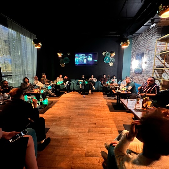 Играем в мафию в Lounge
Весело проводим время