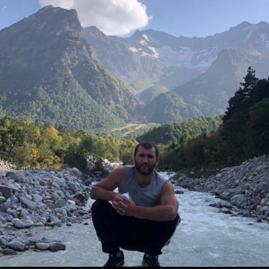 Zaur560676